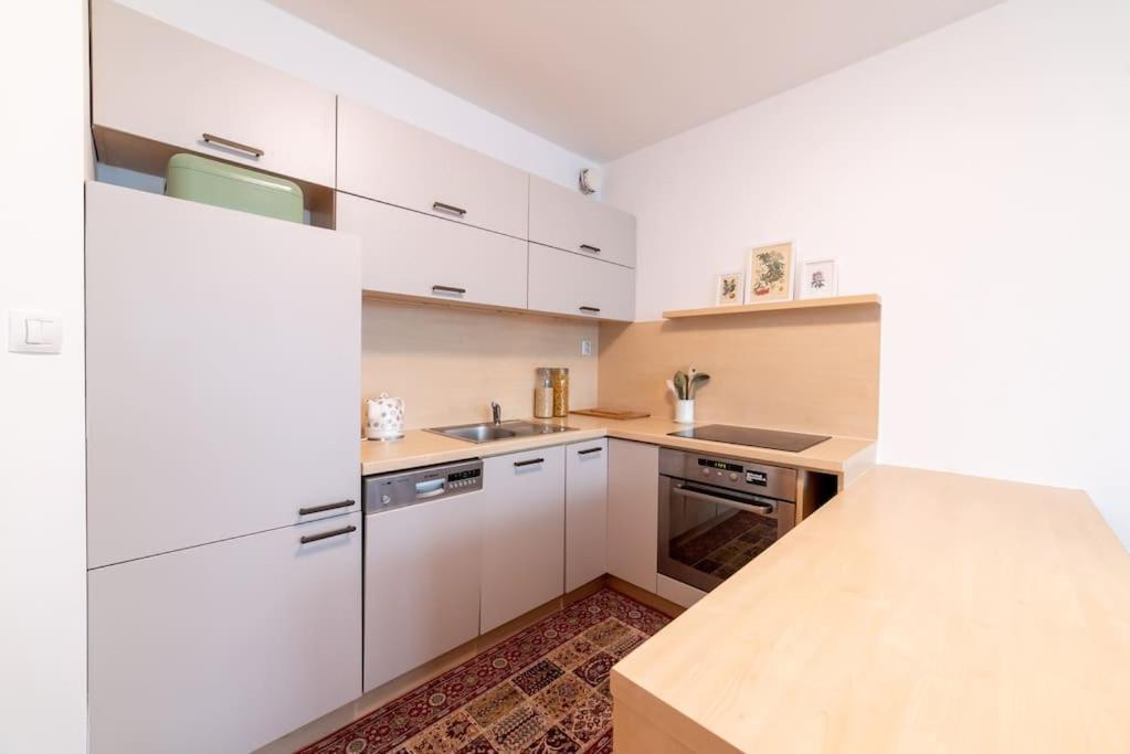 Grape Apartment Bratislava Exteriér fotografie